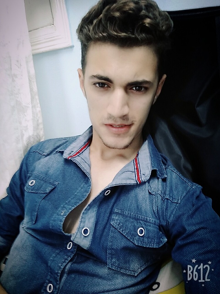 ايمن عاطف