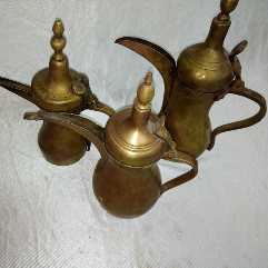 3 دلة نحاس