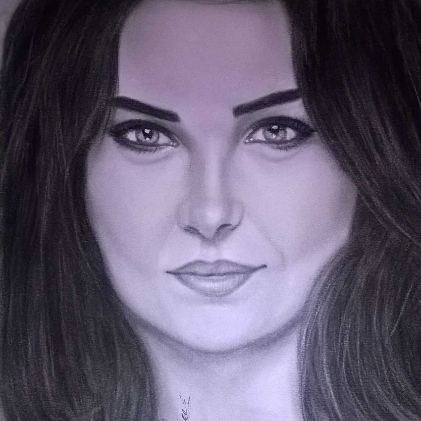 يسرا اللوزي