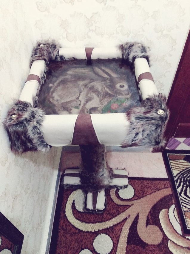 طاولة جنب