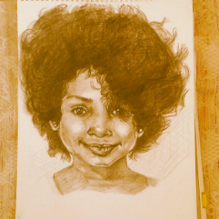 فتاه صغيرة سمراء