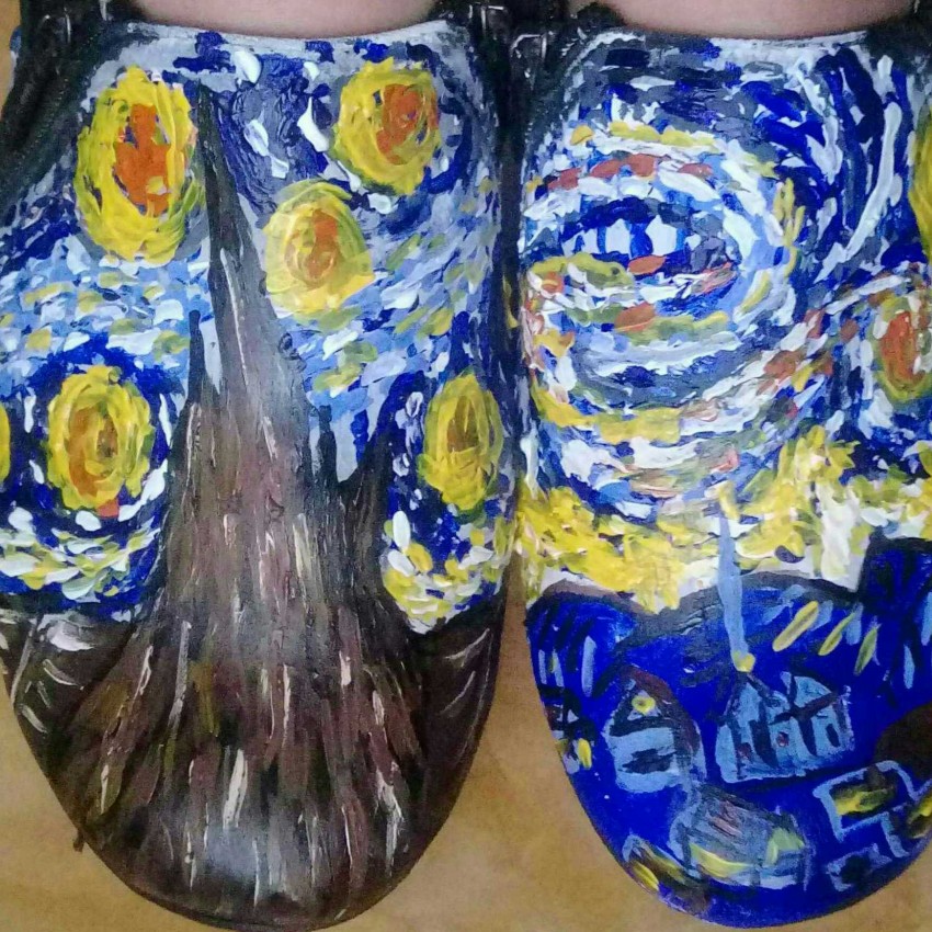 رسم علي الحذاء