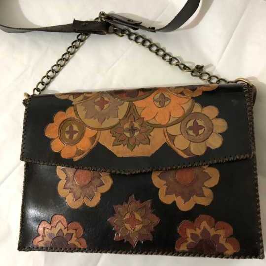 شنطه سوداء جلد طبيعي