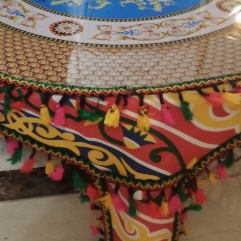 طاولة رمضانية مدورة