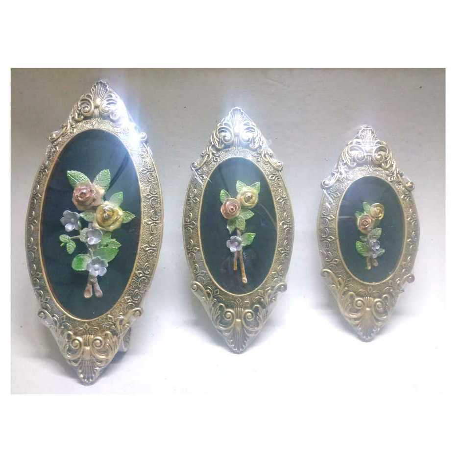 Flowers Antiques With Oval Tableau