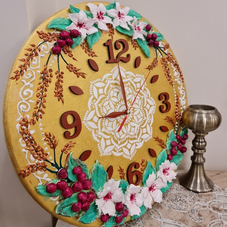 (ساعه حائط  (نحت بارز