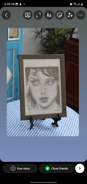 جميلة العيون